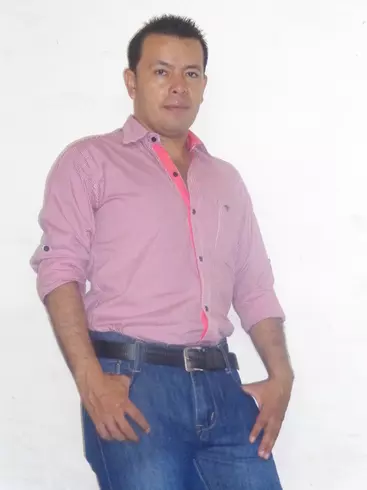 Hombre de 49 busca mujer para hacer pareja en Colombia