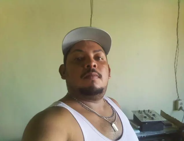 Hombre de 40 busca mujer para hacer pareja en Valencia, Venezuela