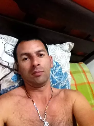 Hombre de 54 busca mujer para hacer pareja en Varias, Colombia