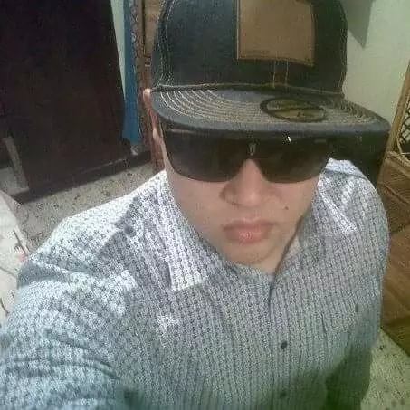 Chico de 30 busca chica para hacer pareja en Valencia, Venezuela