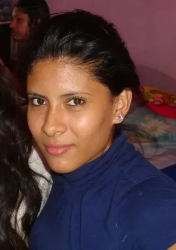 Chica de 30 busca chico para hacer pareja en San Pedro Sula, Honduras