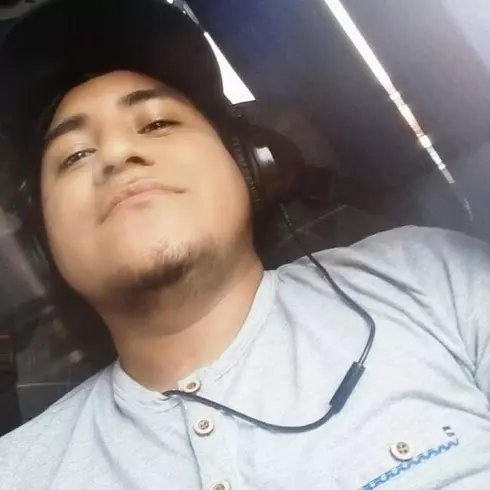 Chico de 32 busca chica para hacer pareja en Lima, Perú