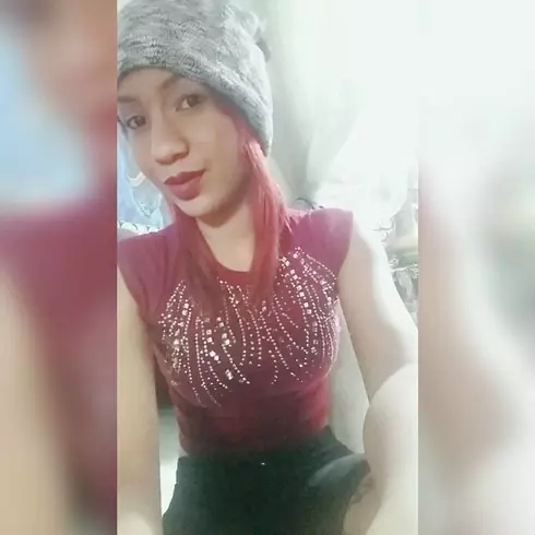 Chica de 25 busca chico para hacer pareja en Medellin, Colombia