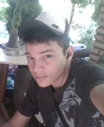 Chico de 26 busca chica para hacer pareja en Asuncion, Paraguay