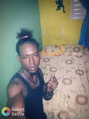 Chico de 26 busca chica para hacer pareja en Las terrenas, República Dominicana