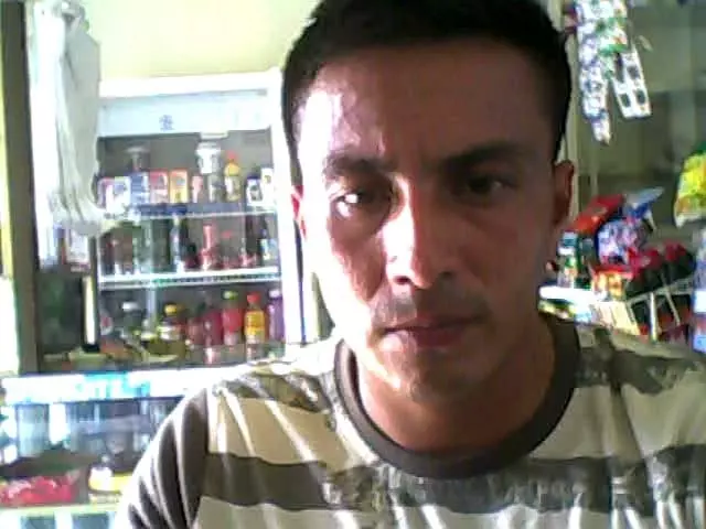 Hombre de 37 busca mujer para hacer pareja en Machalal, Ecuador