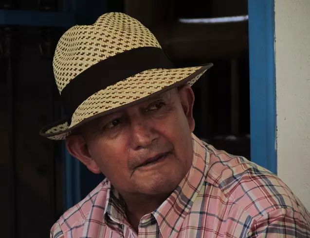 Hombre de 65 busca mujer para hacer pareja en Cuenca, Ecuador