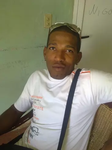 Chico de 33 busca chica para hacer pareja en Cerro, Cuba