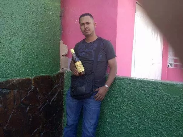 Hombre de 36 busca mujer para hacer pareja en Valencia, Venezuela