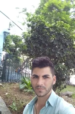 Chico de 34 busca chica para hacer pareja en La Habana, Cuba