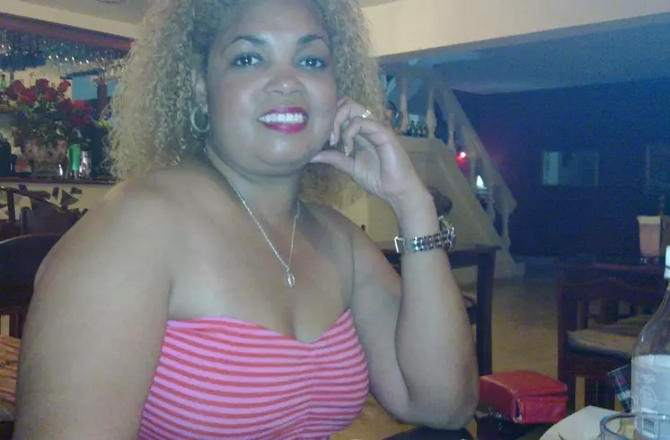 Mujer de 42 busca hombre para hacer pareja en Santo Domingo, República Dominicana