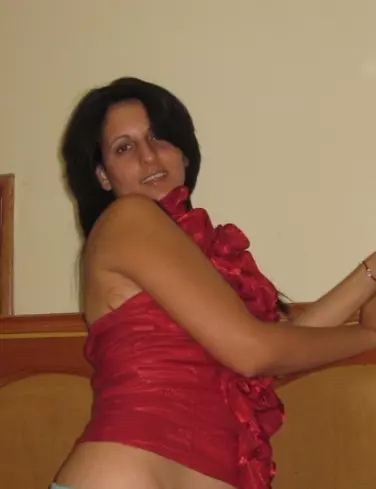 Chica de 35 busca chico para hacer pareja en Cuba