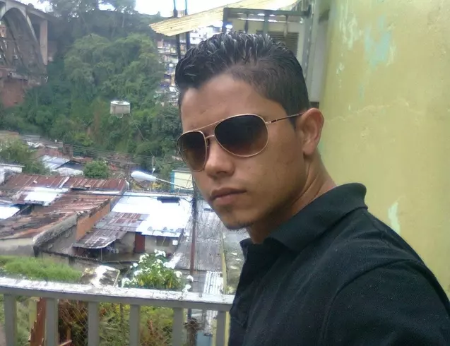 Chico de 34 busca chica para hacer pareja en San cristobal, Venezuela