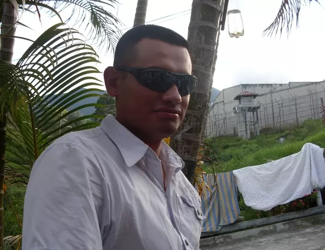 Hombre de 41 busca mujer para hacer pareja en Medellín, Colombia
