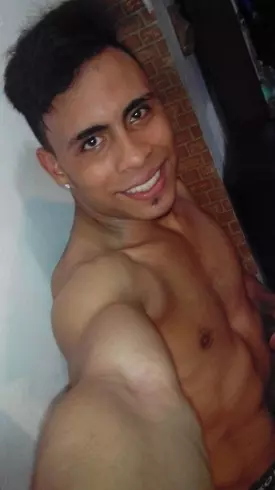 Chico de 30 busca chica para hacer pareja en Caracas, Venezuela