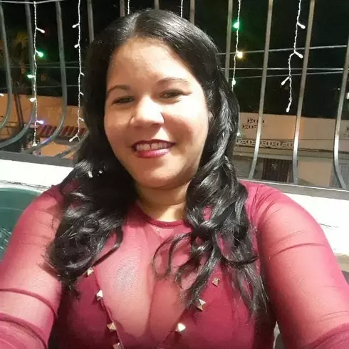 Mujer de 41 busca hombre para hacer pareja en República Dominicana