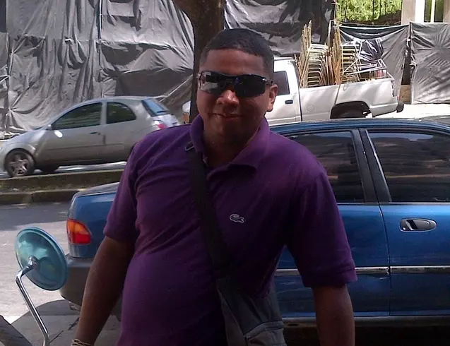 Hombre de 43 busca mujer para hacer pareja en Caracas, Venezuela