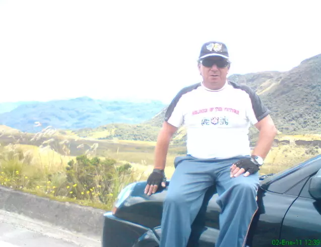 Hombre de 70 busca mujer para hacer pareja en Quito, Ecuador