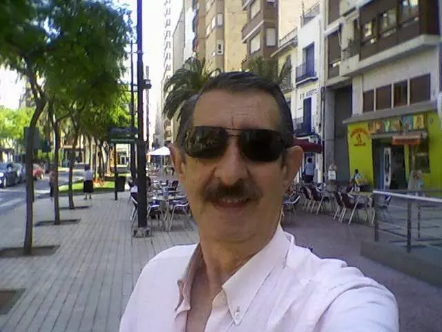 Hombre de 72 busca mujer para hacer pareja en Castellon, España